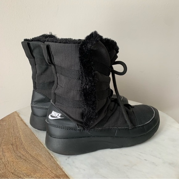 NIKE Venture GS Black White Girls Winter Boots size 2Y - Picture 4 of 13